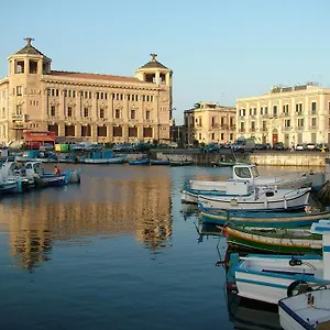  Apartment La Casetta Di Lori Ortigia