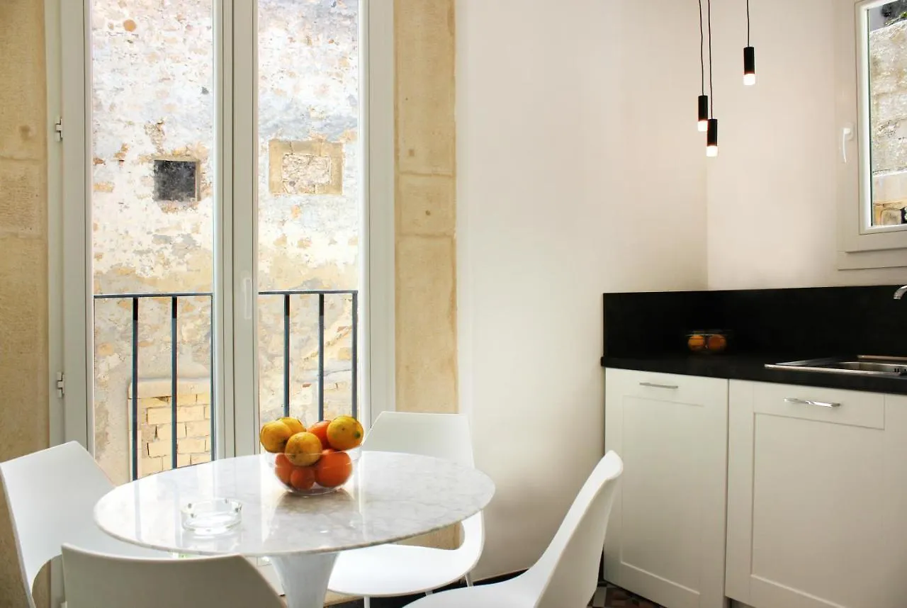 Aparthotel Isabella Di Castiglia Apartments Syrakus